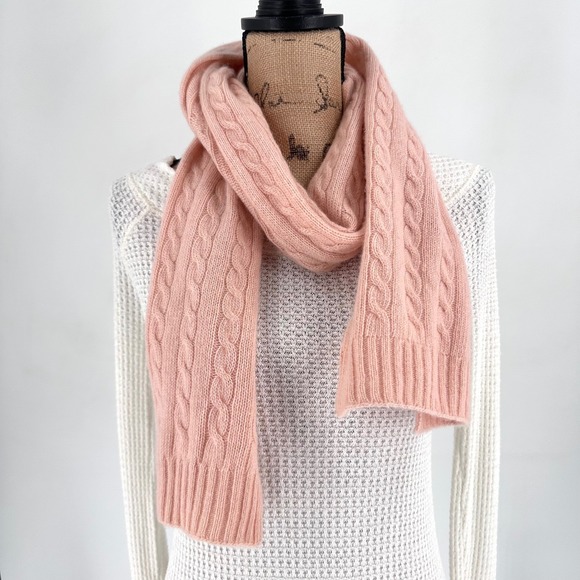 Neiman Marcus Soft Pink Cashmere Cable Knit Scarf Warm Winter Fashion - Picture 2 of 9